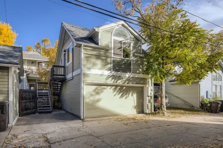 Downtown Boulder Guest House for 2 guests