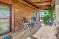 Cozy cabin in the heart of horse country