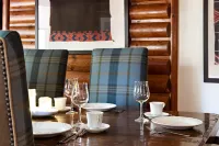 Historic Log Cabin Lodge near downtown Basalt, easy walk to the 2 rivers