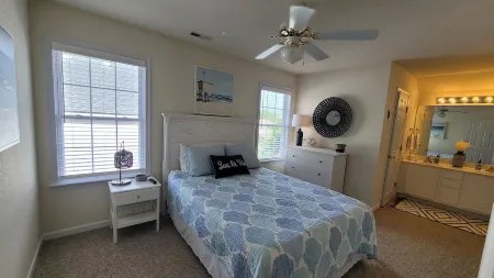 Pet Friendly Home with Private Tiki Bar - 3-minute drive to the beach! Отели в г. Килл-Девил-Хилс