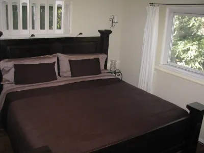 STUNNING Hollywood Hills Home... Celebrity Area, GREAT VIEWS and AWESOME REVIEWS Hotels in Universal City