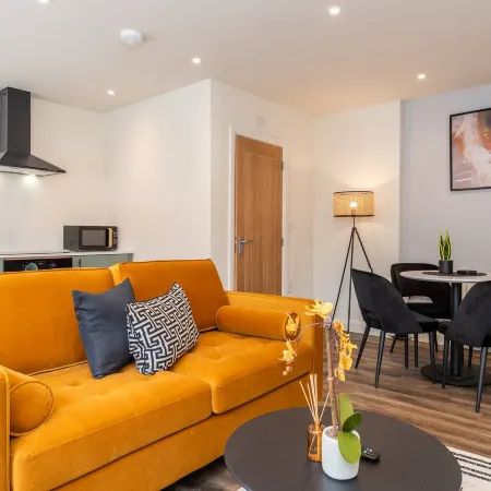 Aurum 6 - Chic 1BR Stay by DMU & City Centre