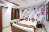 Via R Inn - Nr Prayagraj Railway Station