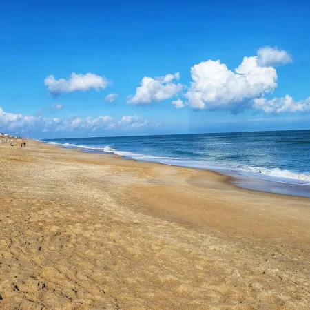 Vintage & Charming Obx Cottage "The Cozy Duck"  4 Bd 2 ba,  500 ft from Beach