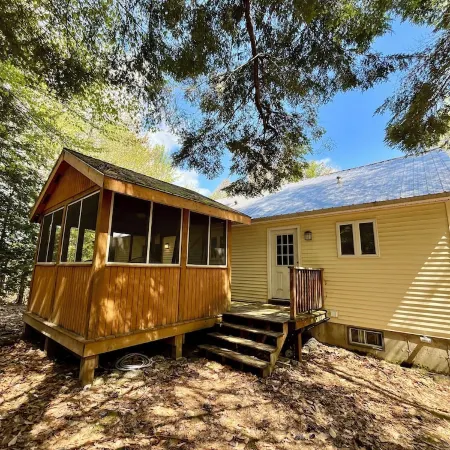 Spring to Sunshine in White Mountain with Lake and Beach Access. Nearby Hiking.