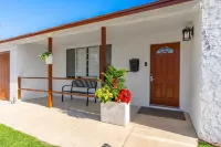 Charming 3-bedroom house with AC and WiFi in wonderful North Hollywood Hotels in Sun Valley