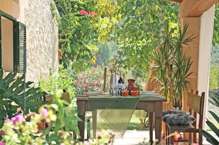 Idyllic Tranquility in a Privileged Location, Pool, Garden, Internet Отели в г. Кампанет