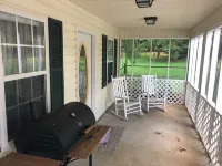 Squirrel Haven Cottage on Lake Norman