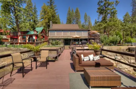 Bass Lake House, Waterfront, BBQ, Foosball, 3BD: 1.5BTH!