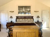 Take in the San Francisco views at this quiet oasis! 티뷰론 호텔