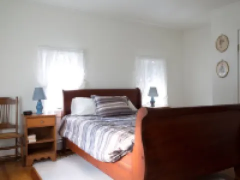 Abigail's Country House. 2 minutes To Skiing. Swimming, Hiking very close by. 亨特酒店