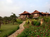 Maan Mek Talay Mok Resort فنادق في Nong Hin