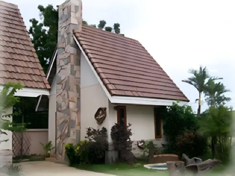 Ingdao Resort Hotel berhampiran Wat Tha Chalawat