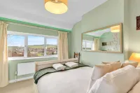Hillview House By My Getaways Hotels near University of Sussex