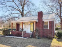 Joy's Place - 3BR/2BA Cottage in the Heart of Oxford!