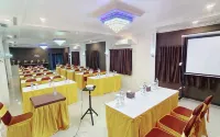 The Rich Hotel