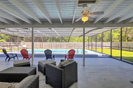 Charming 3-bedroom house with Heated pool/3 mins Sister Spring