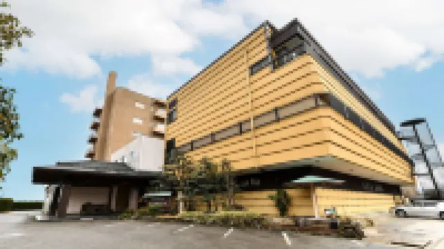 คาโนะยะ โครากุเอ็น โรงแรมใน