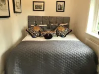 Beautiful 6 Bedroom Home with Pool & Hot Tub