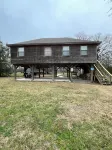 Cozy 3-bedroom with 2 full bath cabin at Lake Somerville- Birch Creek - シャレー