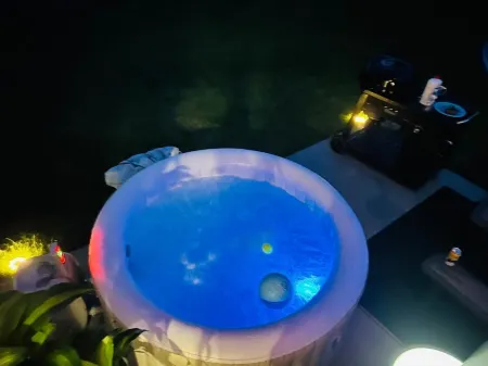 Luxury 5BR 3.5B sleeps 17 w/ Hot Tub, Home Theater near Skiing, Golf, & Bars Отели рядом с достопримечательностью «The Pour House»