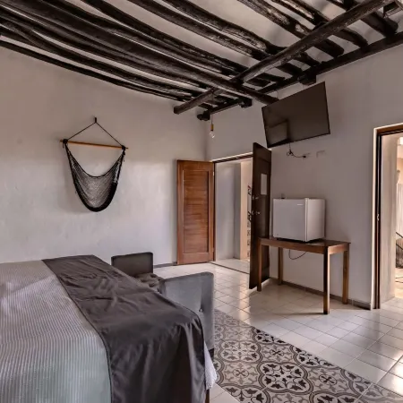 Hotel Colonial Zaci by GuruHotel