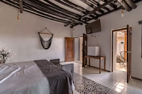 Hotel Colonial Zaci by GuruHotel