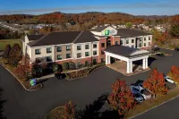 Holiday Inn Express & Suites FAIRMONT by IHG Hotels in 
