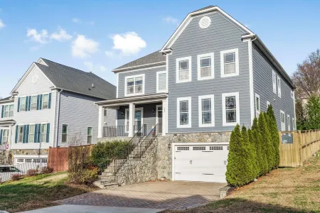 7 Bedroom 6,500 Sq Ft Masterclass Style Meets Elegance