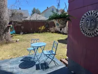 Warm, Charming 3Br House w Fenced Yard in Quiet Neighborhood Close to Everything Hotels in East Longmeadow