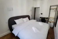 3 Rooms  , in the Heart of the Historic District of Versailles