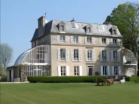 Chambres d'Hôtes Château de Damigny Hotels in Audrieu