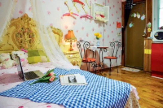 Gurye Solbachi Boineun Punggyeong Pension