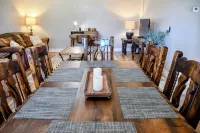 3 Bedroom, 1 Bath rock cottage in Walking Distance to Downtown Alpine