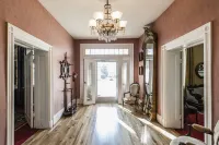 Historic Stonewall Stays • Room for 12 w/ New Bunk Room