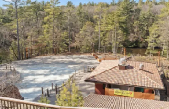 Upscale, Riverview, 3Br, 3BA, 2040SF, Main Floor, 14ft Ceiling