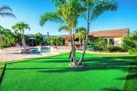 Gran Kaymen Oasis: Renovated Pool, Spa/Mini-Golf/White Sand Beach/Pet Friendly Hotels near Church of God Wimauma Convention