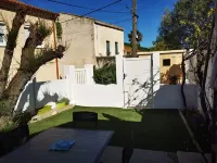 Magnificent gîte T2, 50 m2, shady garden, quiet, near pond and cures Hotel di Balaruc-le-Vieux