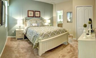 Cozy Pool 4 Bed Home with Spa 4 Bedroom Home by RedAwning