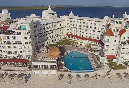 Cancun Plaza Condos