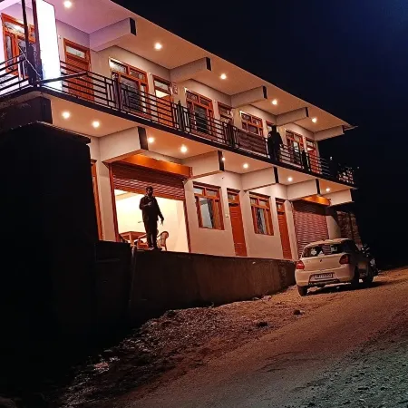 Kuari Pass Inn