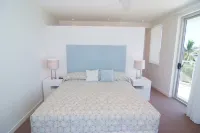 Coral Cove Apartments - Absolute Beachfront Resort Bowen