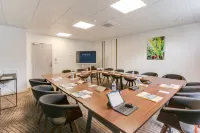 All Suites Appart Hôtel | Palaiseau - Massy TGV 팔레조 호텔