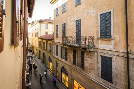 First & Urban Oasis - by Myhomeincomo Отели рядом со станцией Como Nord Lago