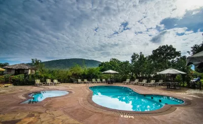 Sentrim Mara Game Lodge Hotels in Сиана