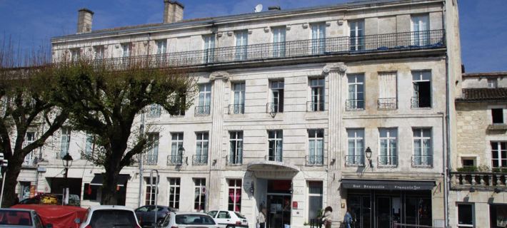 Hôtel du Palais Hotels in Charente