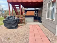 Family Time Basement Suite-Beauty Parlor, Play Room, Hot Tub, Yard, Fire Pit Hotels in Monument