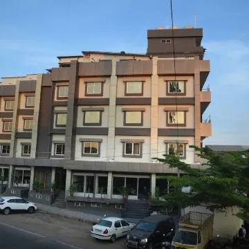 R Empire Dvanagere Отели в г. Давангере