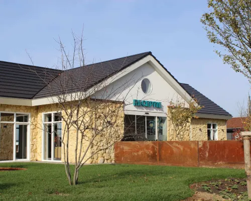 Cozy Garden Home w Fireplace Hotels in Bemelen