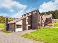 Ferienhaus Mit Herrlicher Aussicht Hotels in Elpe